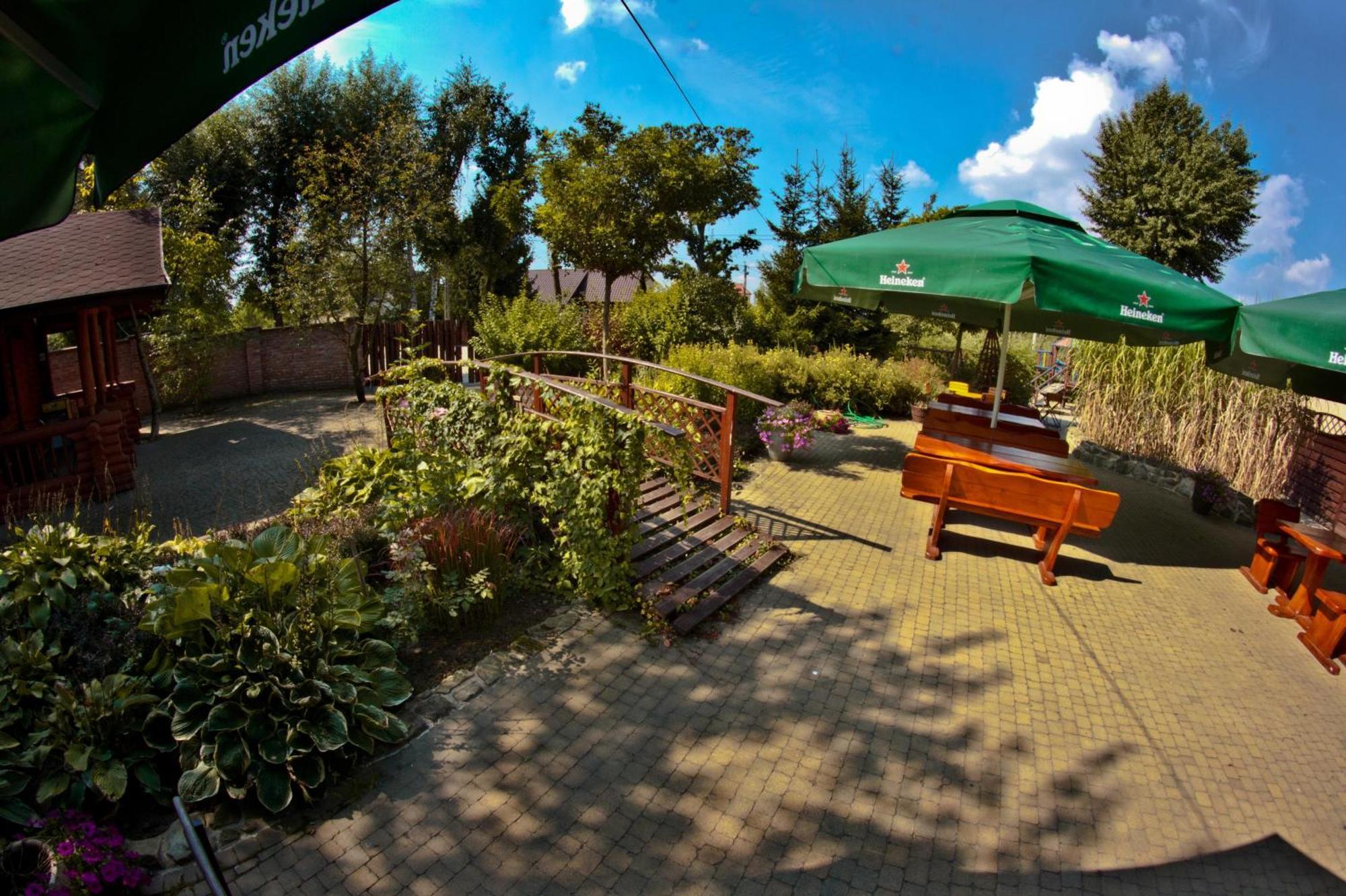Dwa Bratanki Hotel Rzeszów Buitenkant foto