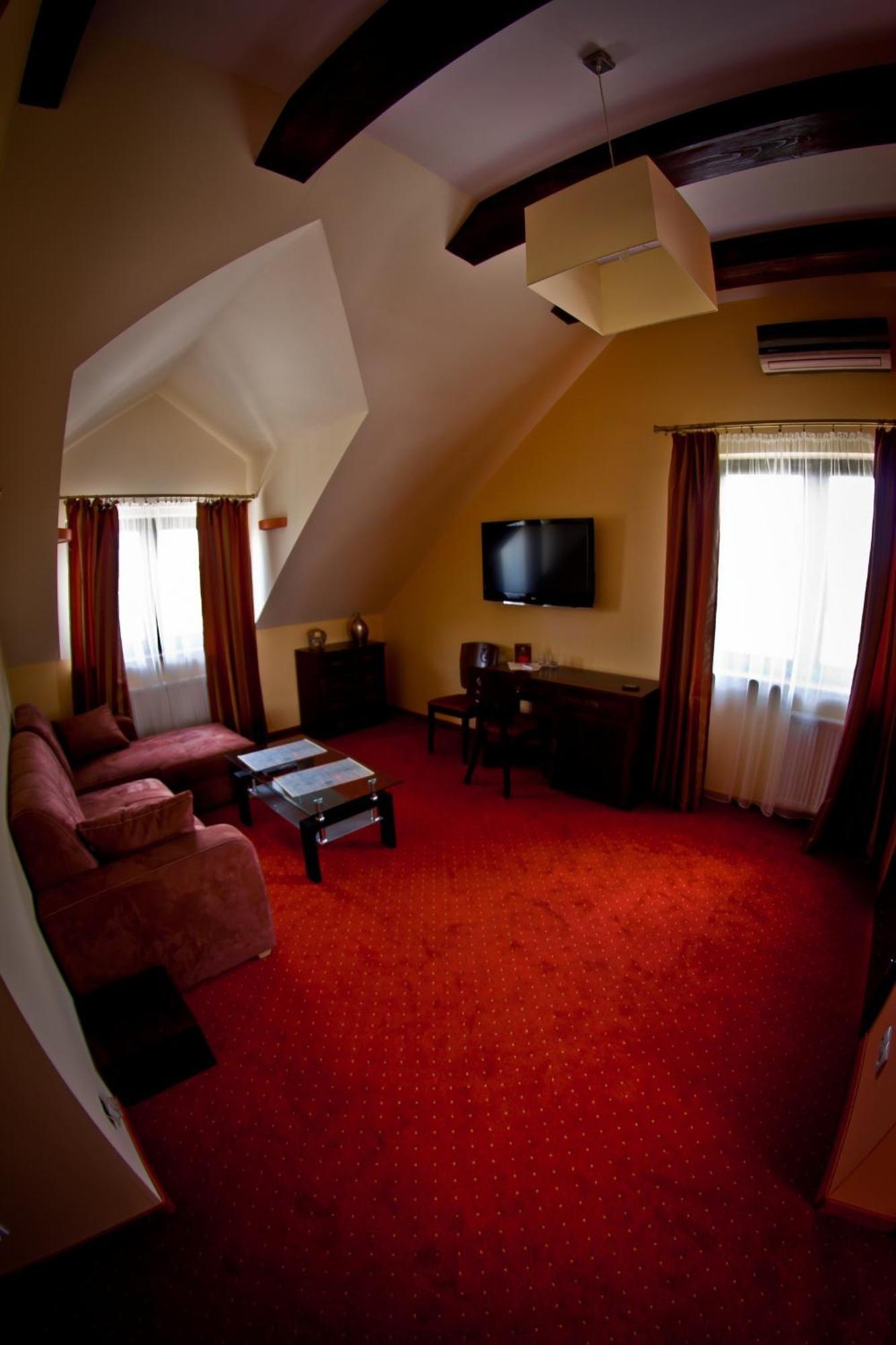 Dwa Bratanki Hotel Rzeszów Buitenkant foto