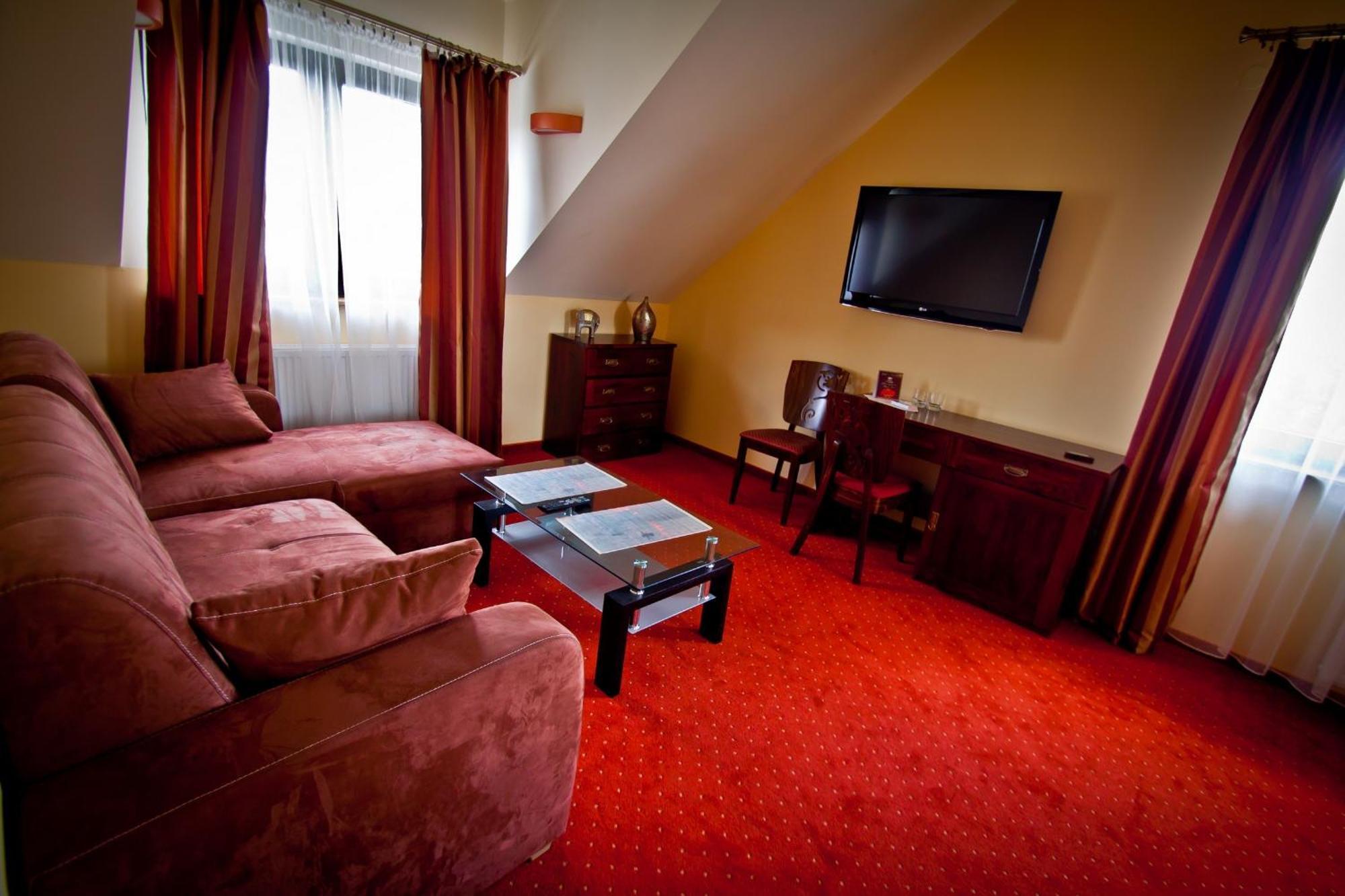 Dwa Bratanki Hotel Rzeszów Buitenkant foto
