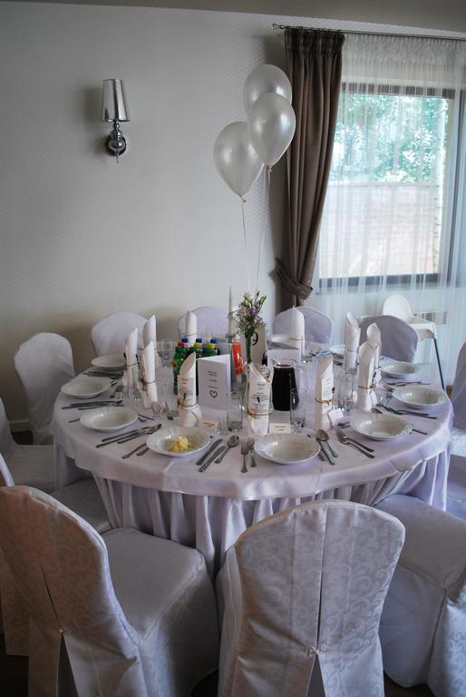 Dwa Bratanki Hotel Rzeszów Buitenkant foto