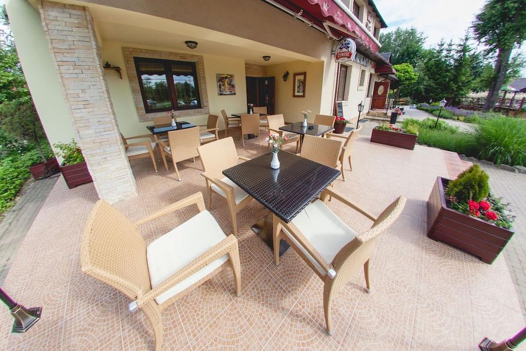 Dwa Bratanki Hotel Rzeszów Buitenkant foto