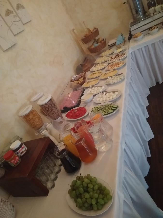 Dwa Bratanki Hotel Rzeszów Buitenkant foto