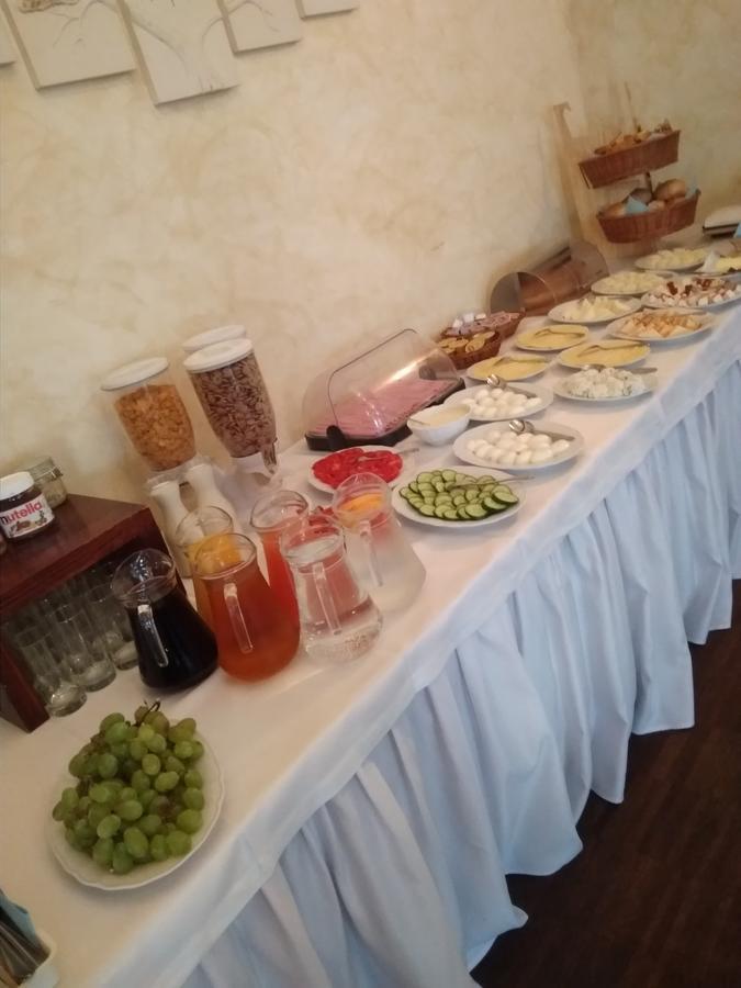 Dwa Bratanki Hotel Rzeszów Buitenkant foto